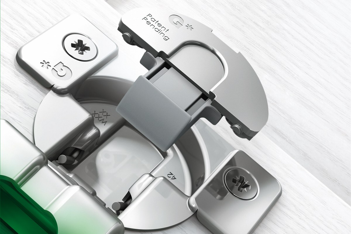 TEC soft close hinge